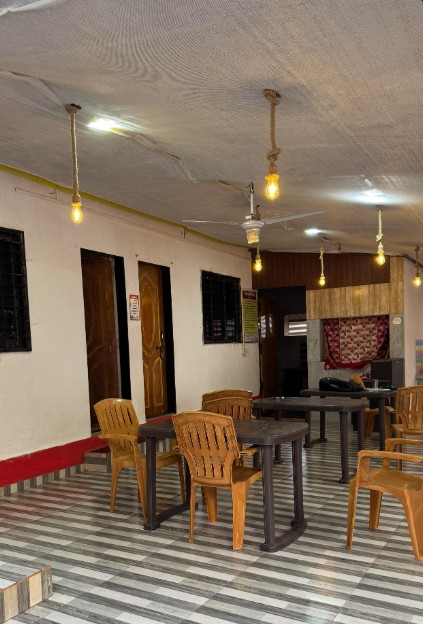 चैतन्य रिसॉर्ट — खोली